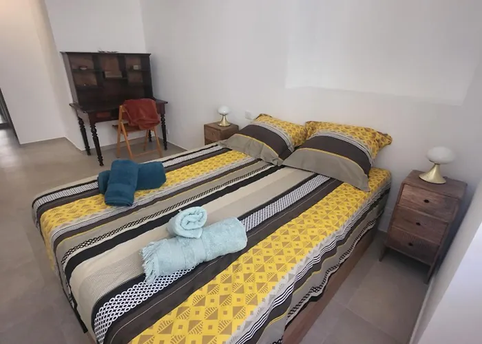 T2 Centre Apartment *